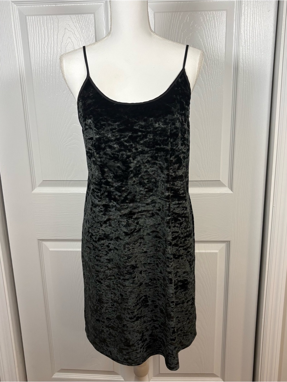 Victoria’s Secret Black Crushed Velvet Slip Dress M/L Y2K Goth